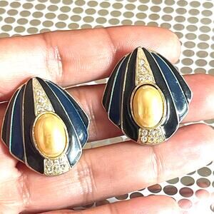 Vintage JIIN HWA Signed Black Enamel Cabochon Clip On Earrings B#18
